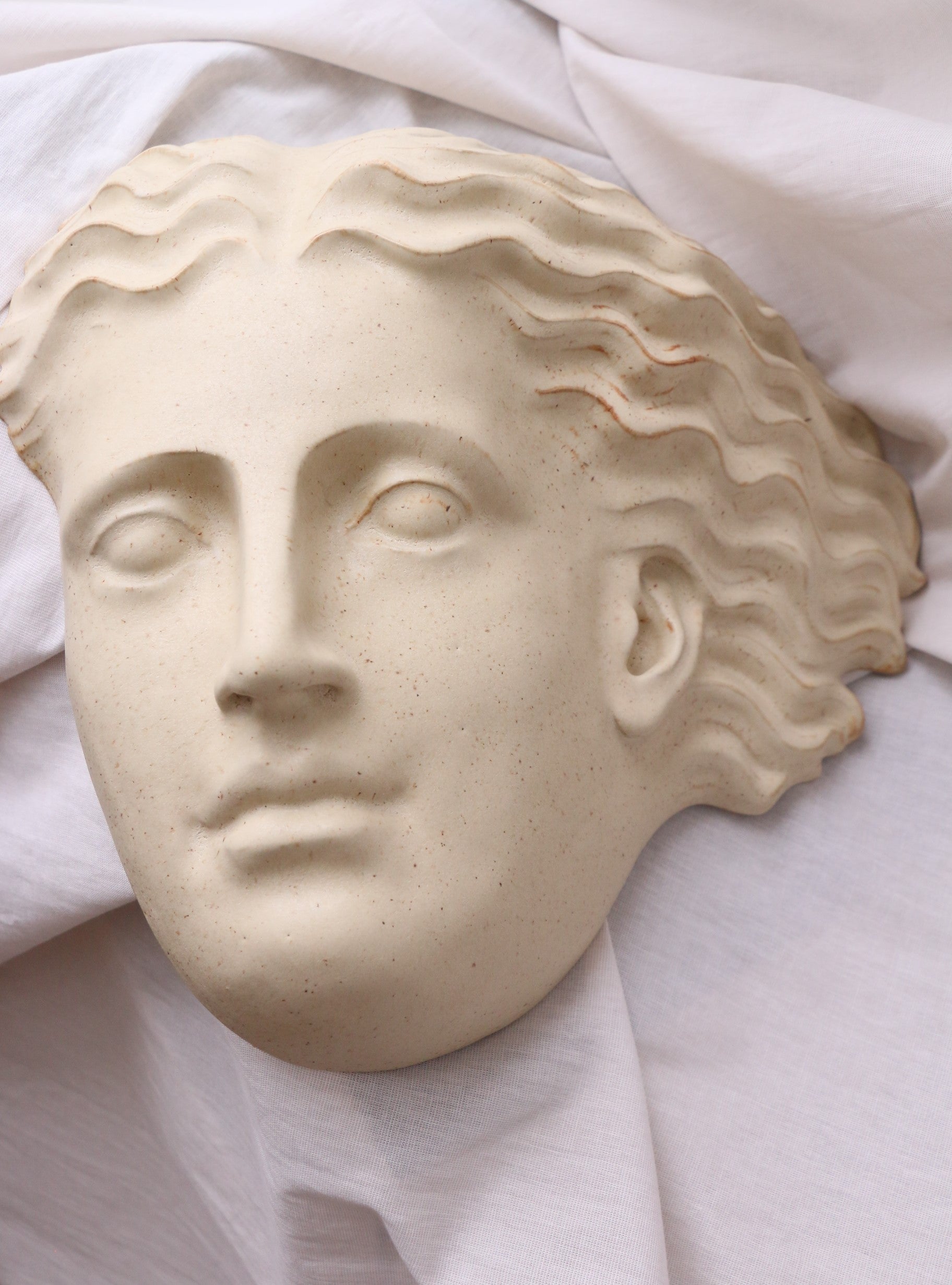 Hera | Keramisk Maske | Warm Sand