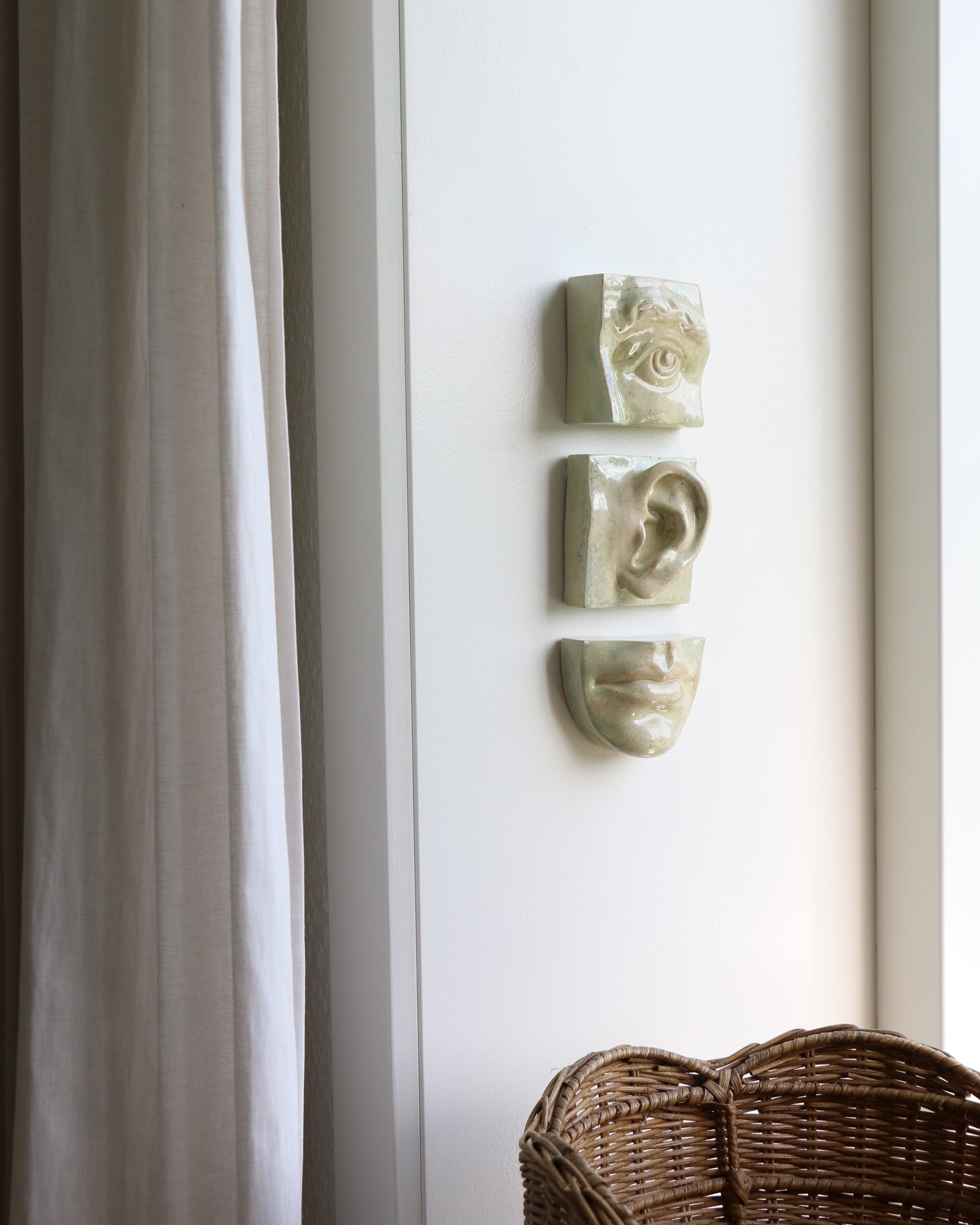 Ear Left | Keramisk Relief