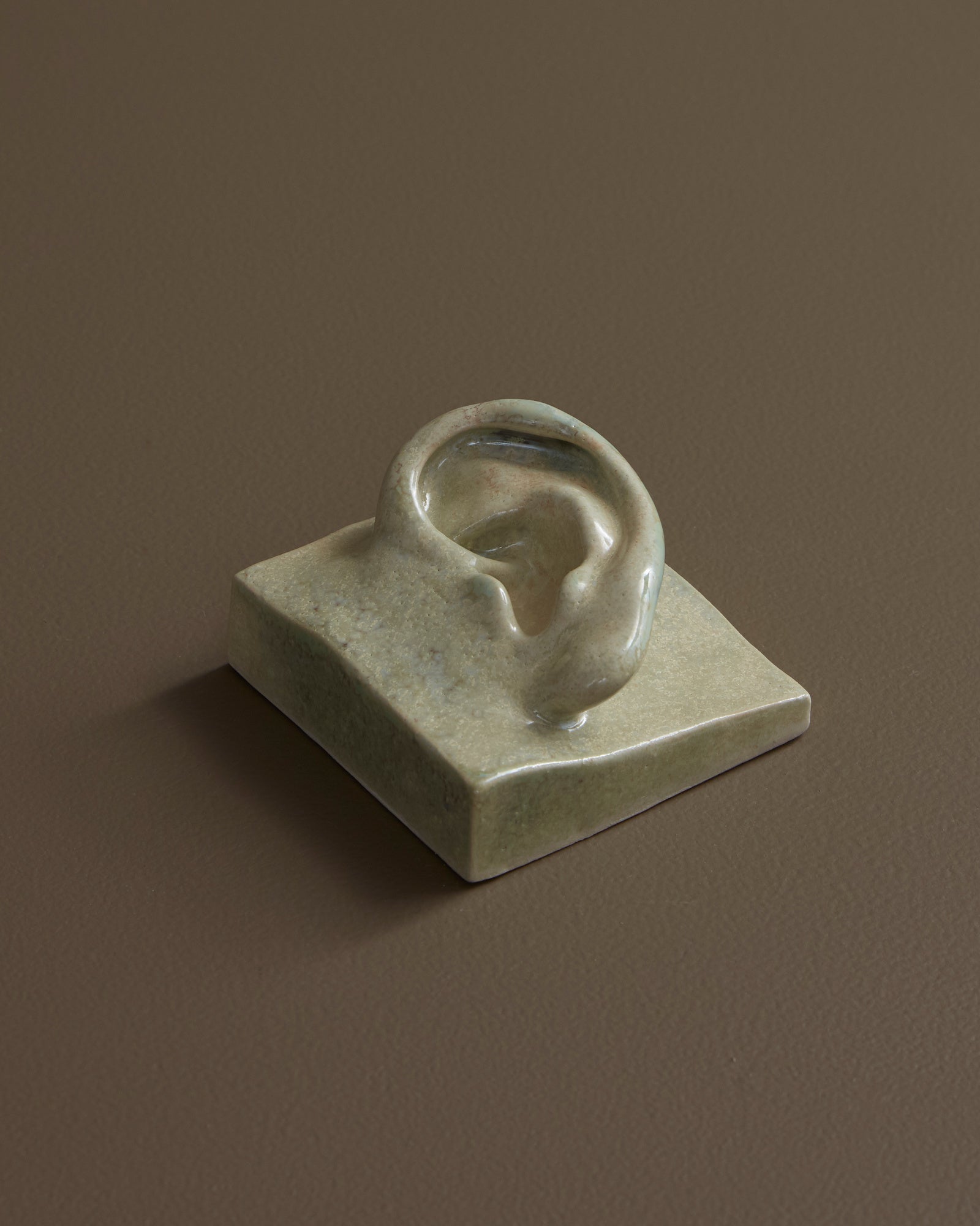Ear Left | Keramisk Relief
