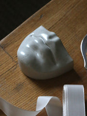 Mund Rund | Keramisk Relief