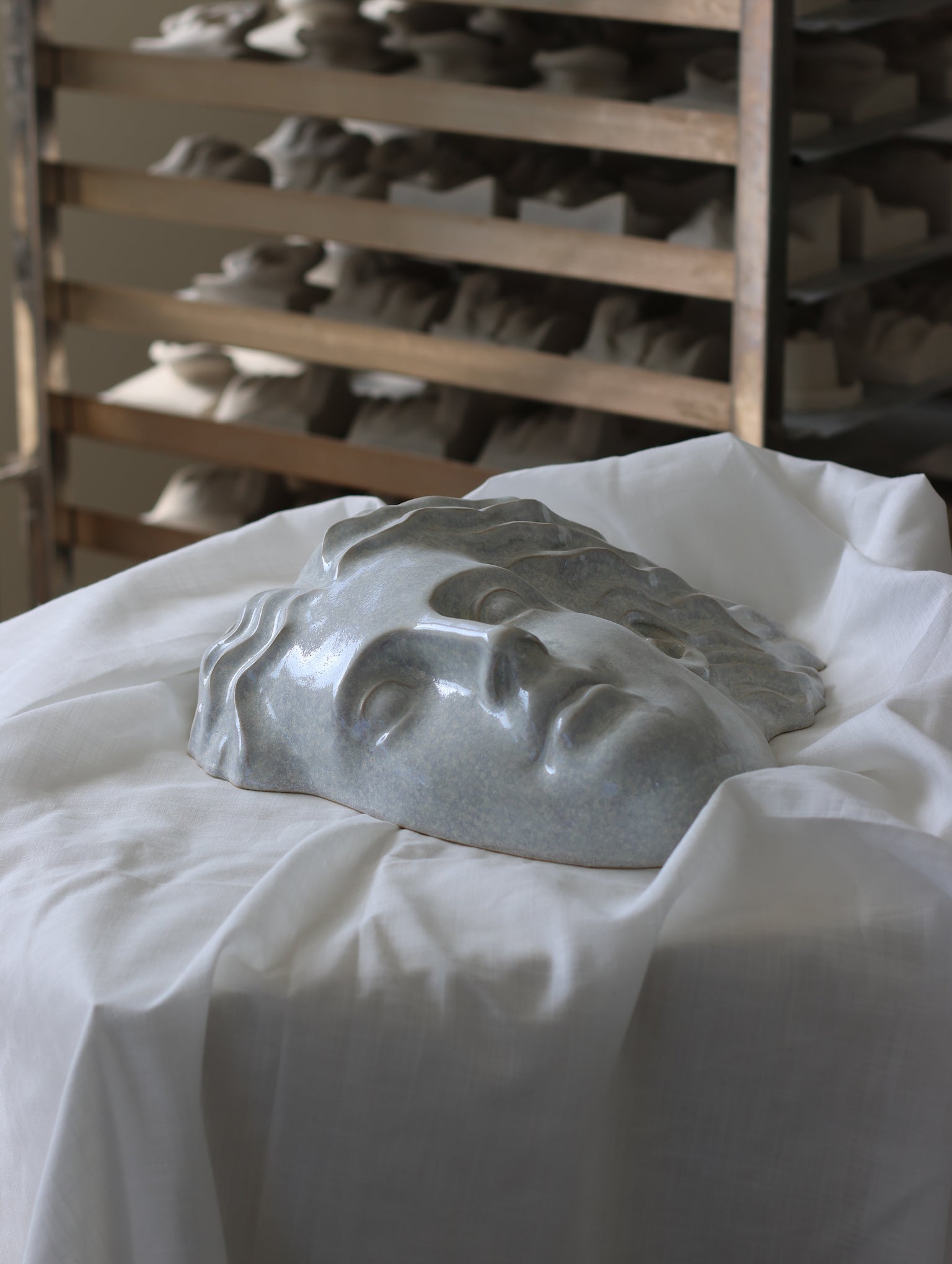 Hera | Keramisk Maske | Antique White
