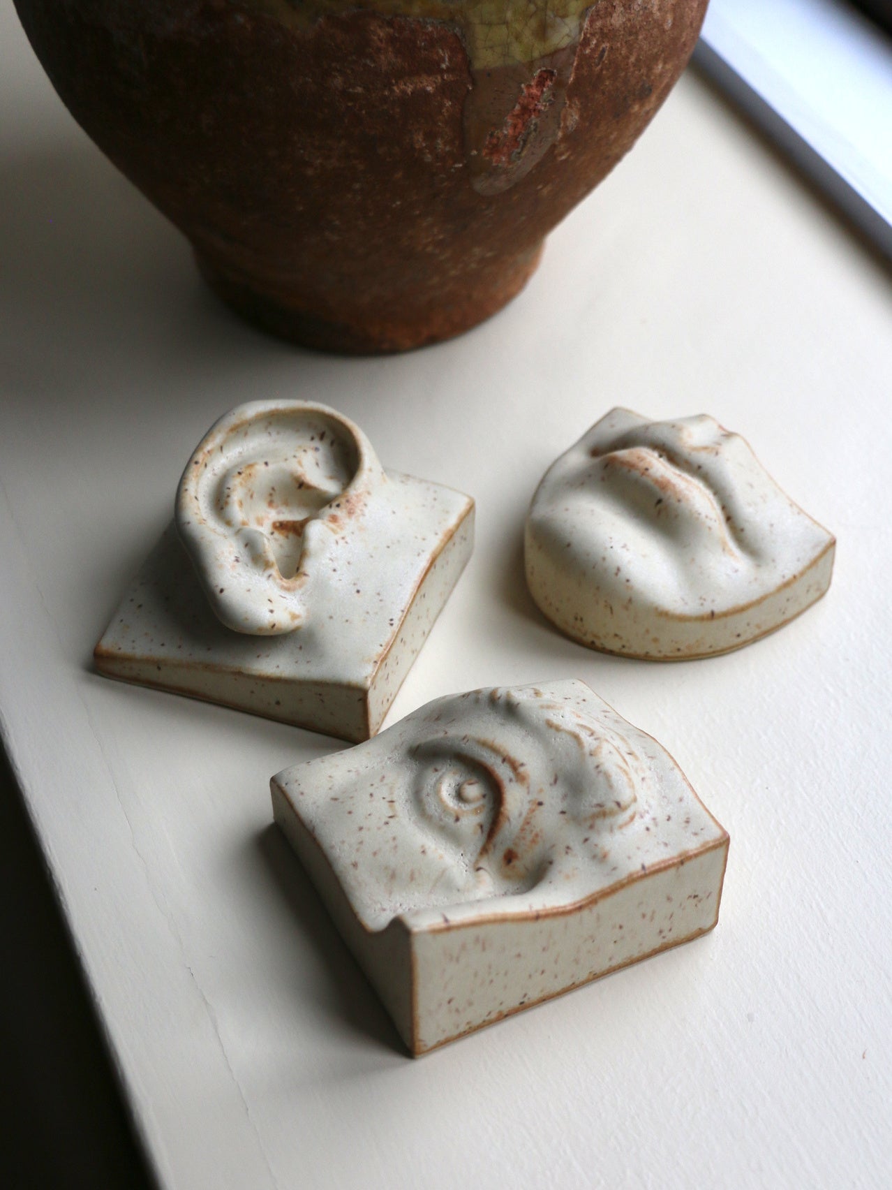 Eye Right | Keramisk Relief